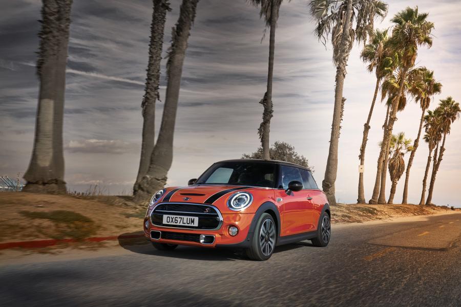  Mini Cooper S (F56) 2018 года  (WW) (фото 23 из 196)